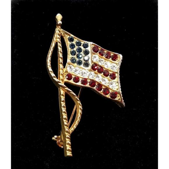 USA Flag Rhinestone Brooch Gold Tone Red White Blue Patriotic Vintage Pin - Picture 2 of 10